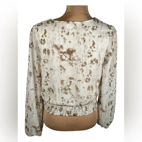 JAPNA LONGSLEEVE WHITE FLORAL TOP SMALL - Picture 2 of 7